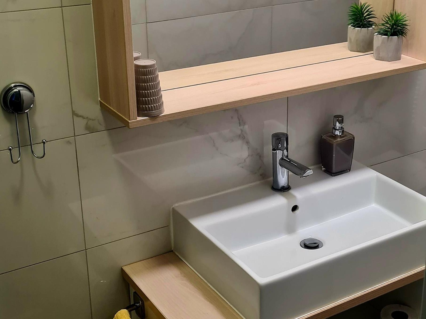 Bonitos, Sobe-Rooms 斯拉沃尼亚布罗德 客房 照片