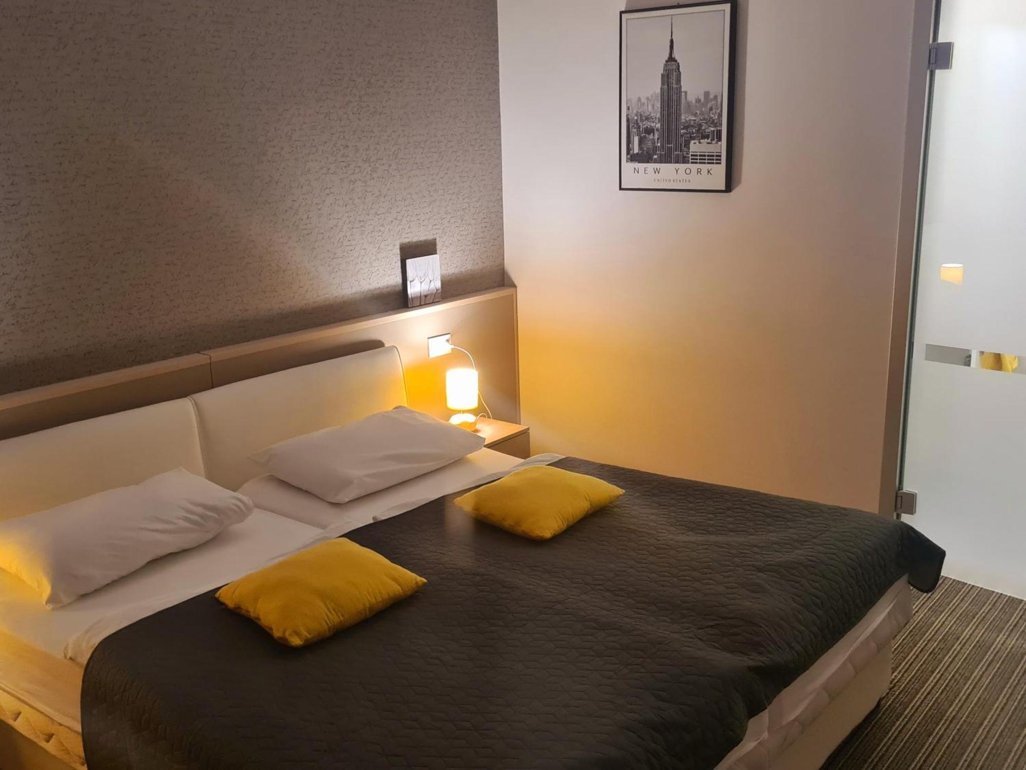 Bonitos, Sobe-Rooms 斯拉沃尼亚布罗德 外观 照片